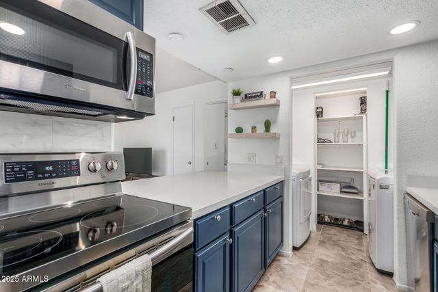 8576 E INDIAN SCHOOL Road UNIT B, Scottsdale, AZ 85251