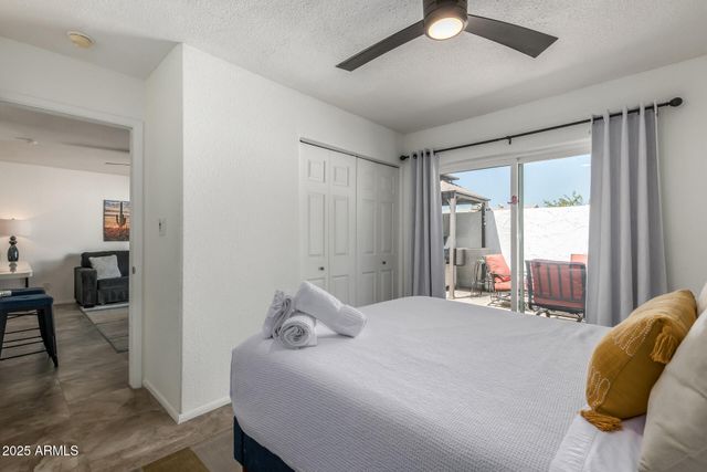 8576 E INDIAN SCHOOL Road UNIT B, Scottsdale, AZ 85251