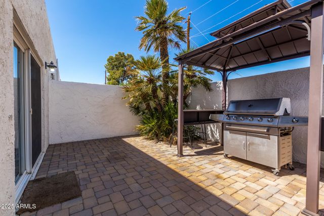 8576 E INDIAN SCHOOL Road UNIT B, Scottsdale, AZ 85251