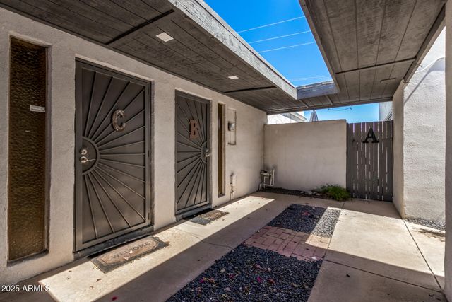 8576 E INDIAN SCHOOL Road UNIT B, Scottsdale, AZ 85251