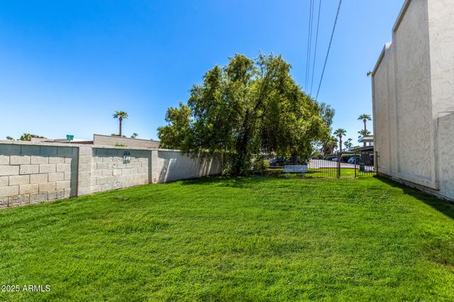 8576 E INDIAN SCHOOL Road UNIT B, Scottsdale, AZ 85251