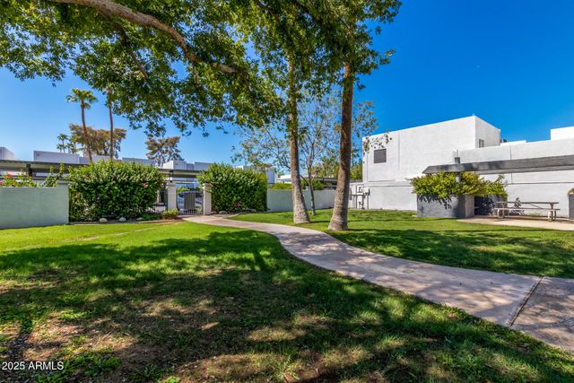 8576 E INDIAN SCHOOL Road UNIT B, Scottsdale, AZ 85251