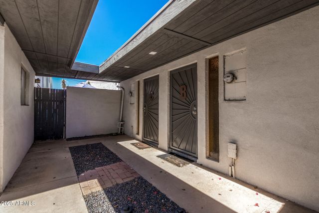 8576 E INDIAN SCHOOL Road UNIT B, Scottsdale, AZ 85251