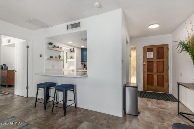 8576 E INDIAN SCHOOL Road UNIT B, Scottsdale, AZ 85251