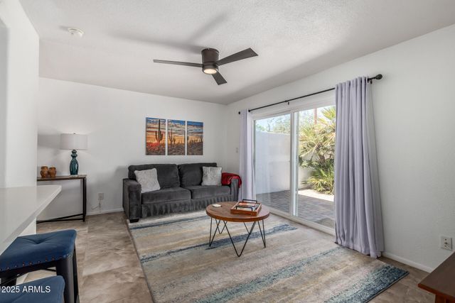 8576 E INDIAN SCHOOL Road UNIT B, Scottsdale, AZ 85251