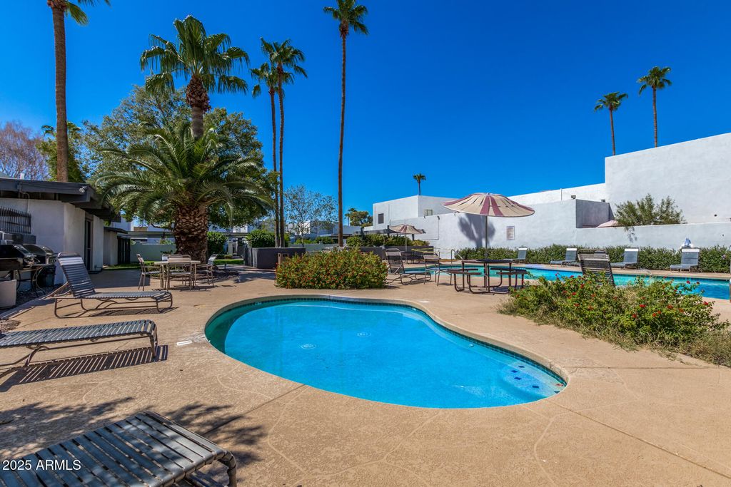 8576 E INDIAN SCHOOL Road UNIT B, Scottsdale, AZ 85251