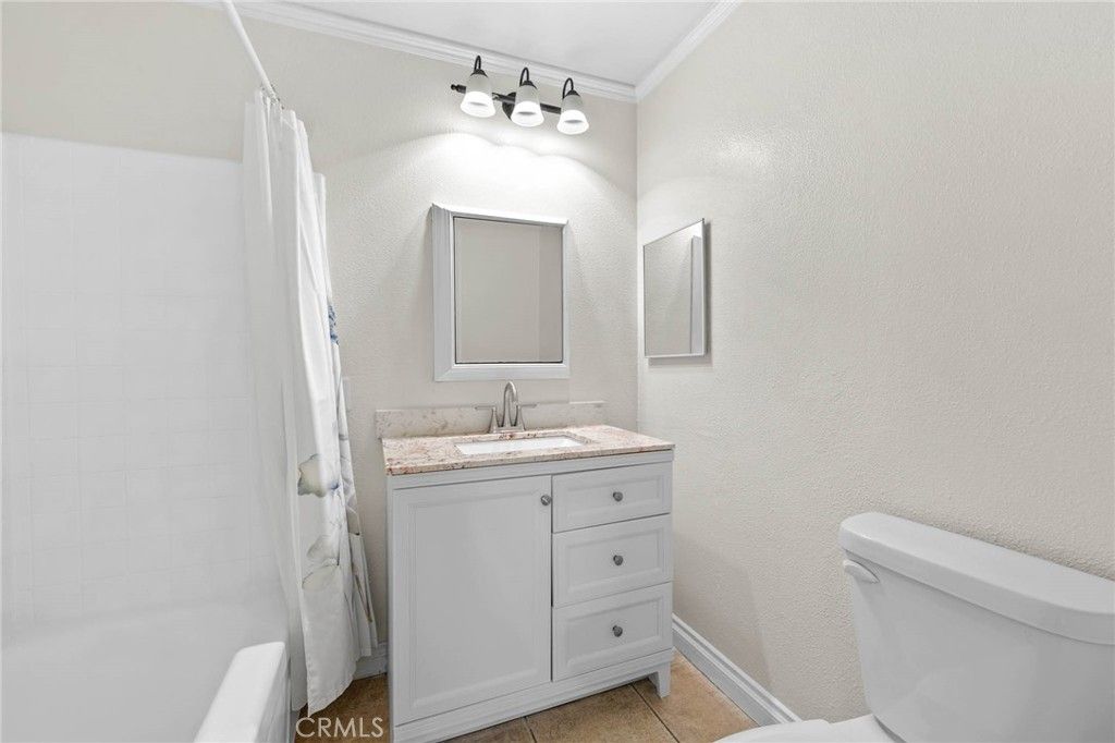Image 12 of property listing at 3050 S Bristol 1J, Santa Ana, CA 92704