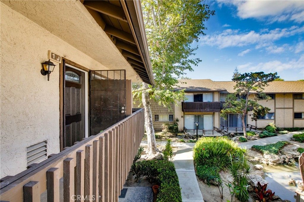 Image 15 of property listing at 3050 S Bristol 1J, Santa Ana, CA 92704