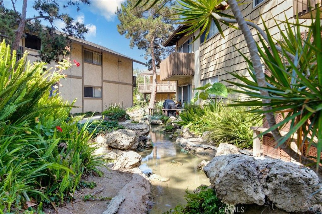 Image 19 of property listing at 3050 S Bristol 1J, Santa Ana, CA 92704