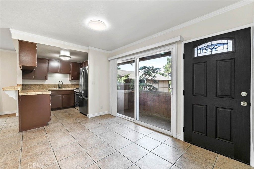 Image 9 of property listing at 3050 S Bristol 1J, Santa Ana, CA 92704