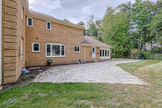 33 Indian Rock Road, Nashua, NH 03063