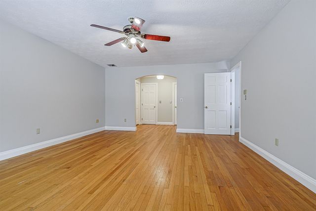 33 Indian Rock Road, Nashua, NH 03063