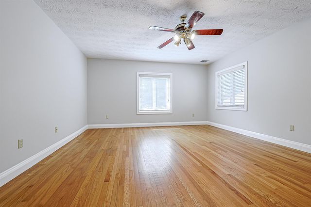 33 Indian Rock Road, Nashua, NH 03063