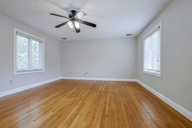 33 Indian Rock Road, Nashua, NH 03063