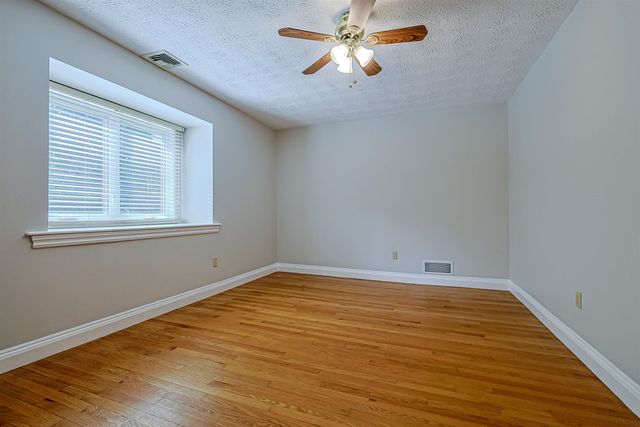 33 Indian Rock Road, Nashua, NH 03063