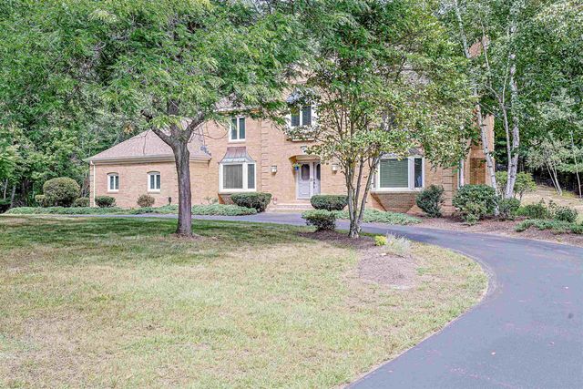 33 Indian Rock Road, Nashua, NH 03063