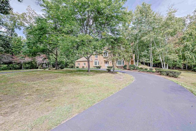 33 Indian Rock Road, Nashua, NH 03063