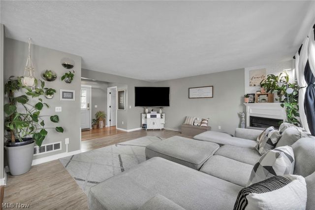 5265 Bringham Drive, Brunswick Hills, OH 44212