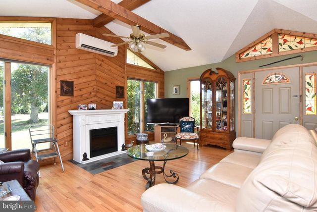 2 SLOAN RD, Harbeson, DE 19951