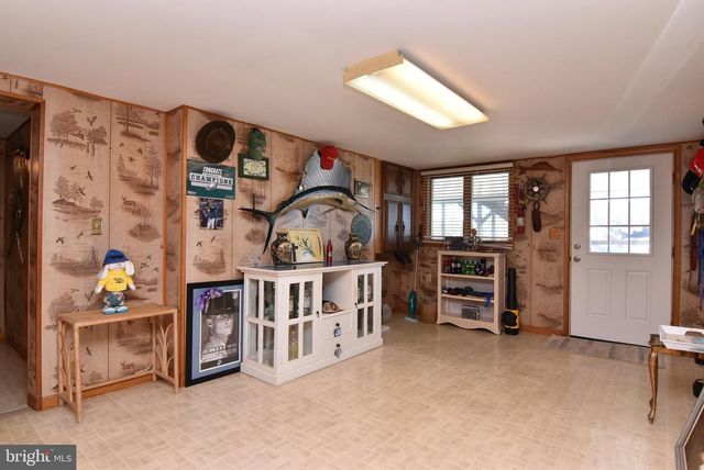 2 SLOAN RD, Harbeson, DE 19951