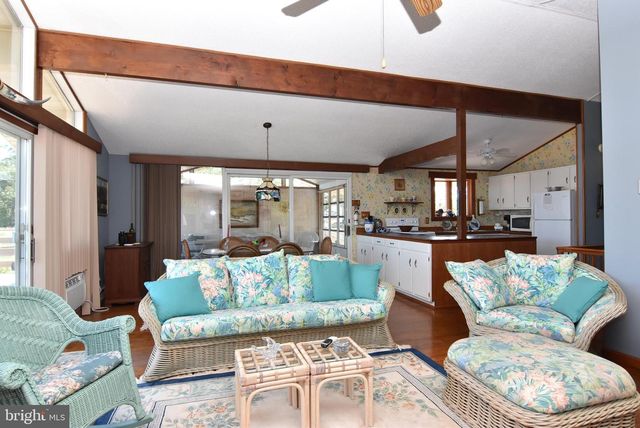 2 SLOAN RD, Harbeson, DE 19951