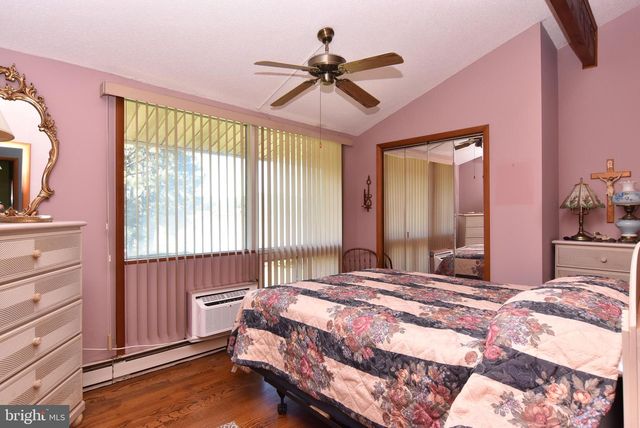 2 SLOAN RD, Harbeson, DE 19951