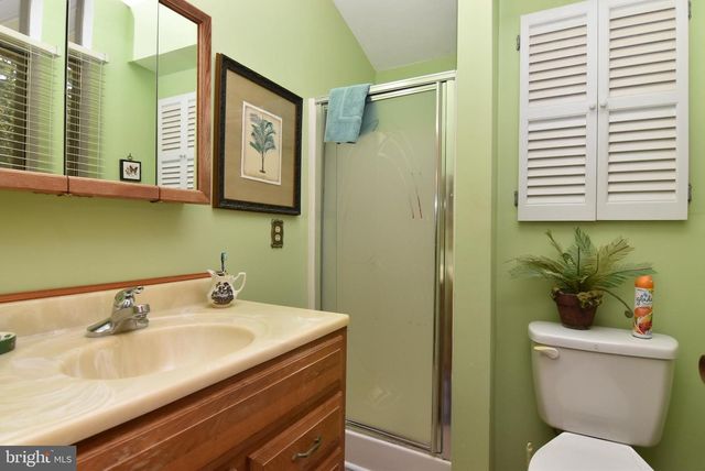 2 SLOAN RD, Harbeson, DE 19951