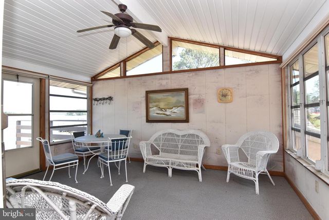 2 SLOAN RD, Harbeson, DE 19951
