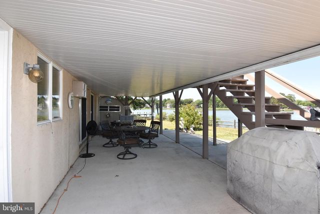 2 SLOAN RD, Harbeson, DE 19951