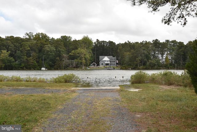 2 SLOAN RD, Harbeson, DE 19951