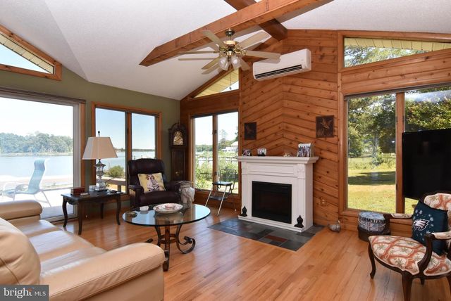 2 SLOAN RD, Harbeson, DE 19951