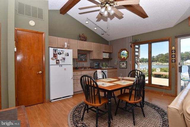 2 SLOAN RD, Harbeson, DE 19951