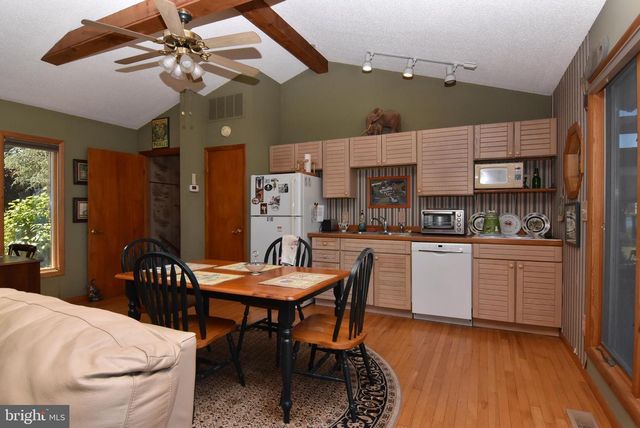 2 SLOAN RD, Harbeson, DE 19951
