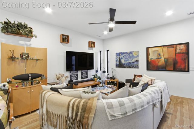 2744 Harrison Street, Detroit, MI 48216