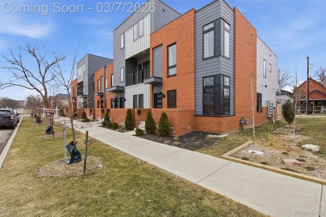 2744 Harrison Street, Detroit, MI 48216