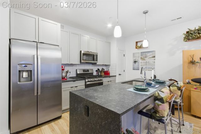 2744 Harrison Street, Detroit, MI 48216