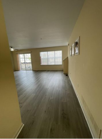 2806 Barclay Way, Ann Arbor, MI 48105
