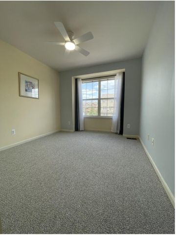 2806 Barclay Way, Ann Arbor, MI 48105