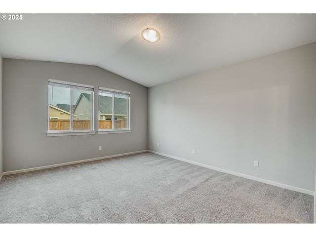 6443 Se 22ND St, Gresham, OR 97080