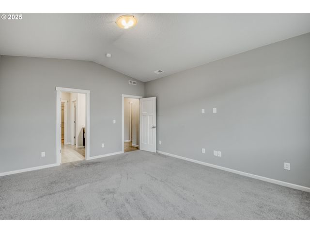 6443 Se 22ND St, Gresham, OR 97080