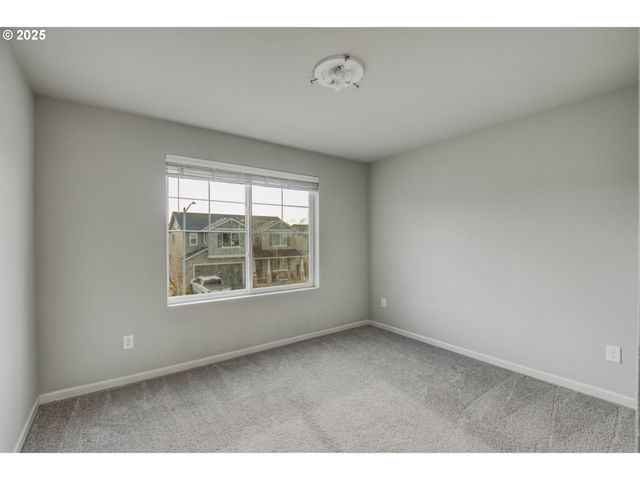 6443 Se 22ND St, Gresham, OR 97080