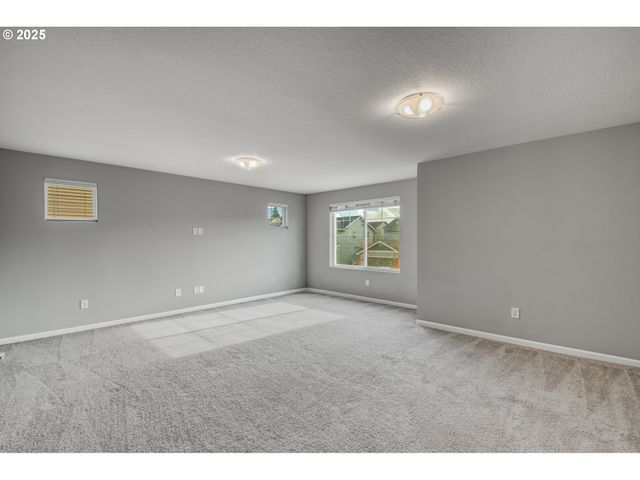 6443 Se 22ND St, Gresham, OR 97080