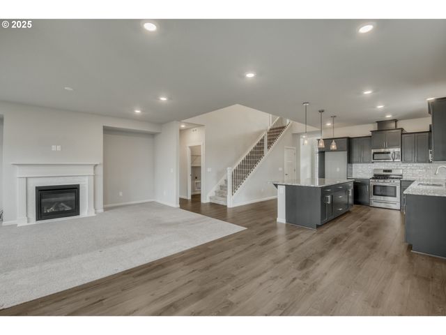 6443 Se 22ND St, Gresham, OR 97080