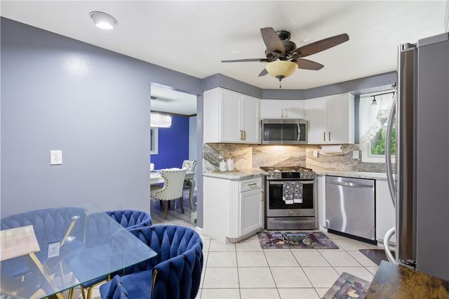121 Penncrest Drive, White Oak, PA 15131