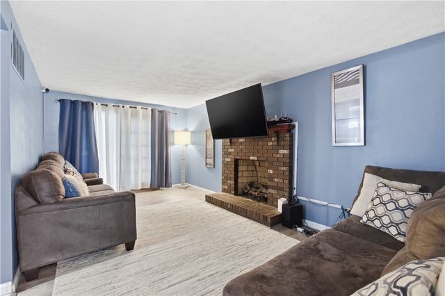 121 Penncrest Drive, White Oak, PA 15131