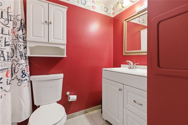 121 Penncrest Drive, White Oak, PA 15131