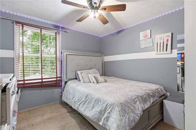 121 Penncrest Drive, White Oak, PA 15131