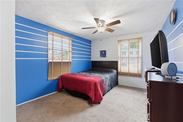 121 Penncrest Drive, White Oak, PA 15131