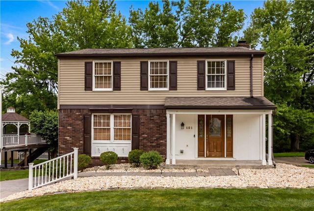 121 Penncrest Drive, White Oak, PA 15131