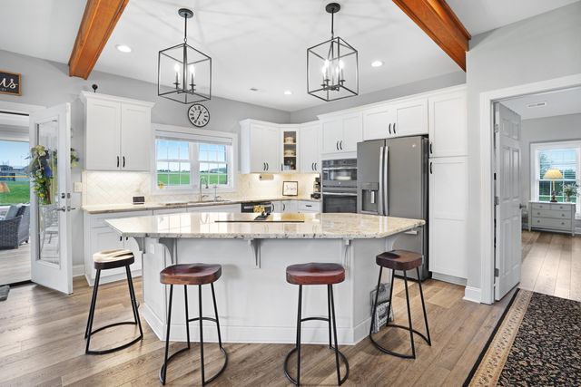 1058 Eagle Crest LN, Moneta, VA 24121